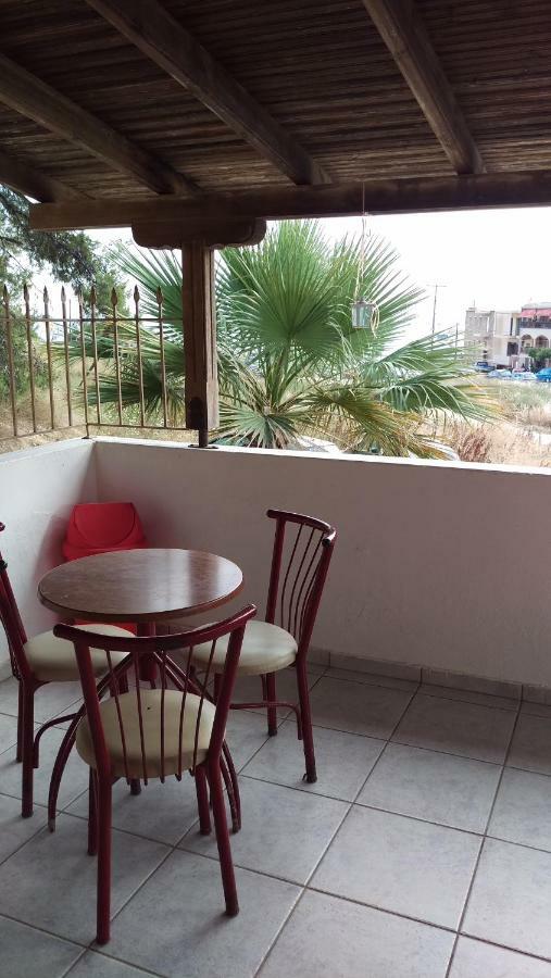 Dimitris & Vassiliki'S Apartment ポッシディ エクステリア 写真